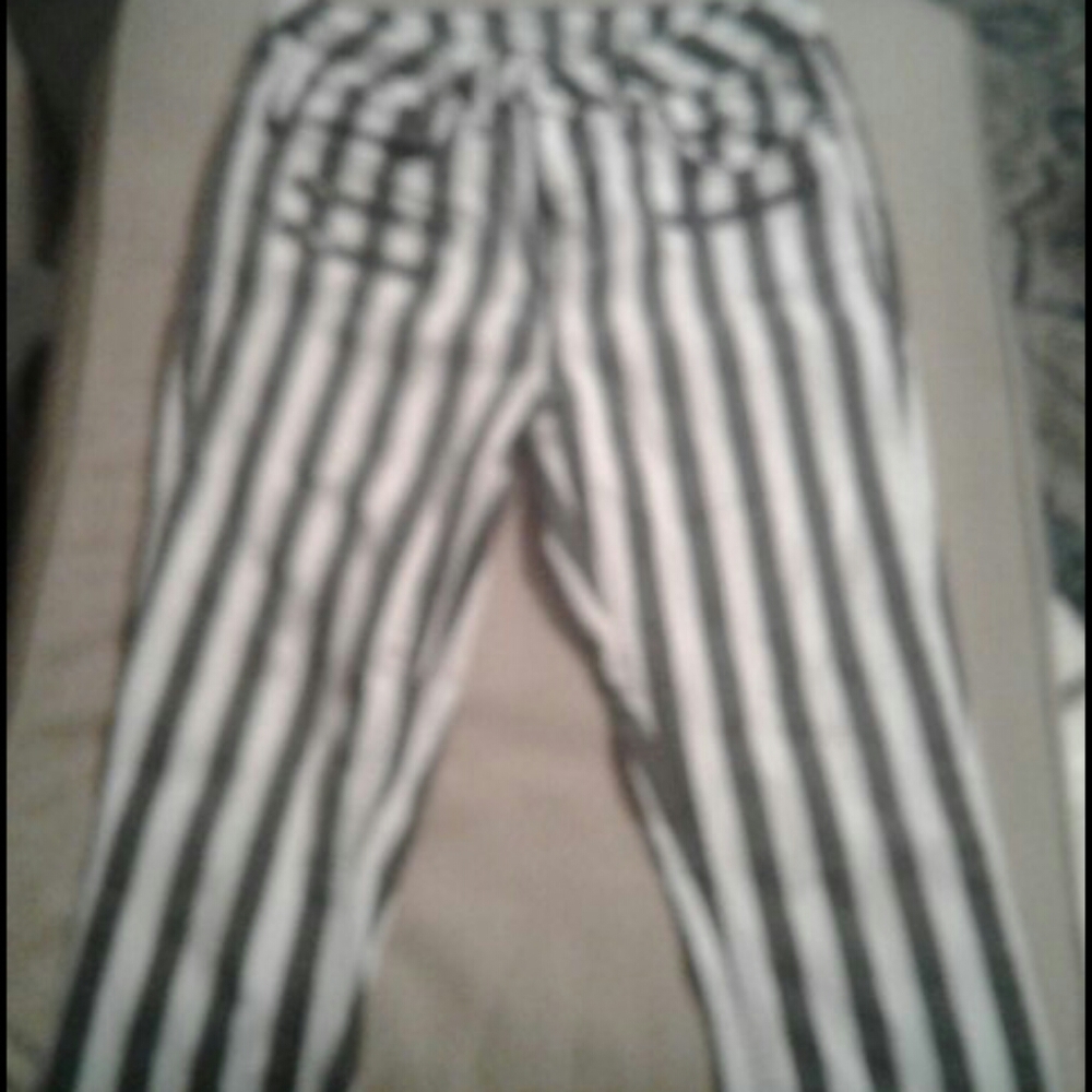 I am selling Hot Topic jeans